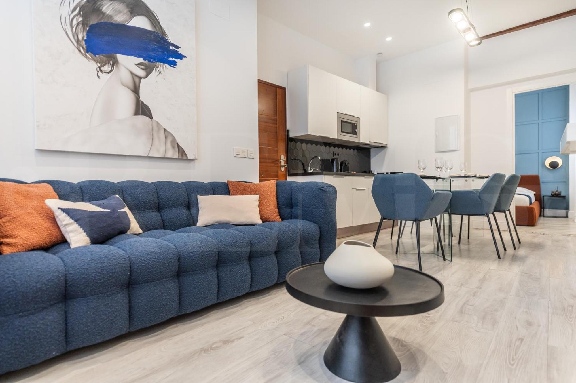 Apartment Modern & Stylish 3br In The Heart Of By Rems *